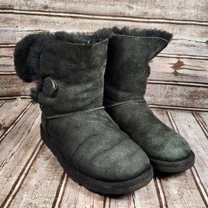 UGG BAILEY BUTTON II Women's 6 Black Suede Sheepskin Boots Button Twinface 5803